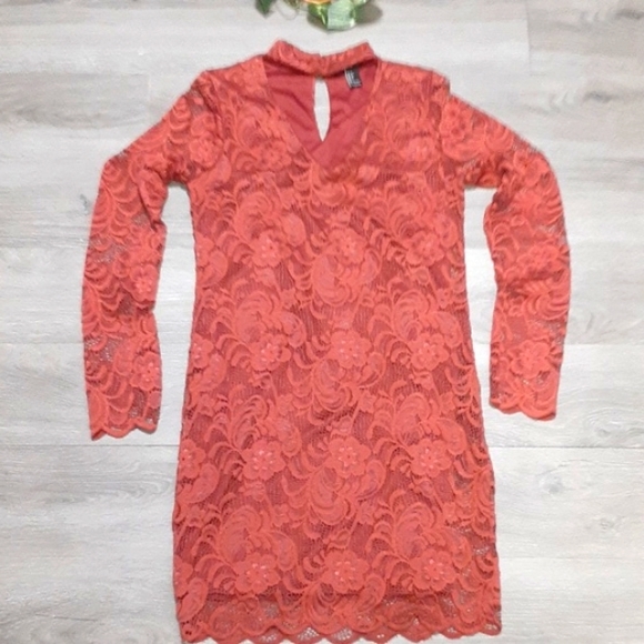 Forever 21 Lacey Dress - Picture 6 of 12